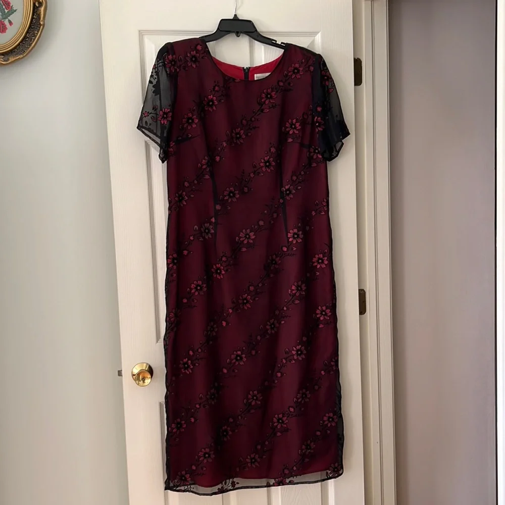 Dress - Picture 1 of 8